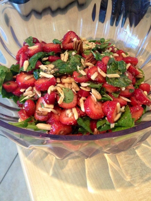 The Salad – Strawberry, Spinach & Almond