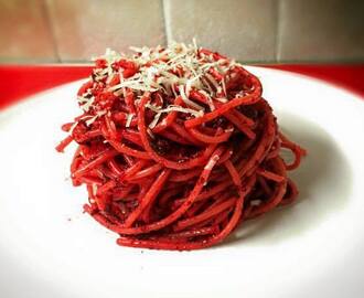 Spaghetti alle rape rosse (ricetta Benilli)