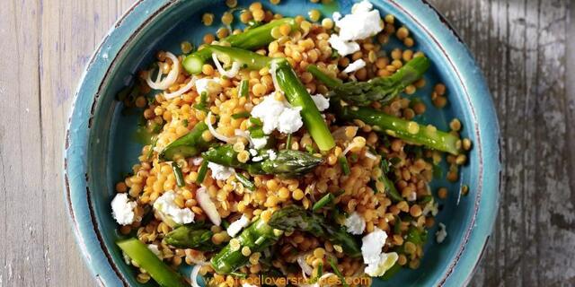 LENTIL SALAD WITH ASPARAGUS AND GOAT’S CHEESE