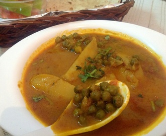 Aloo Choliya (Potato Green Chickpea Curry )