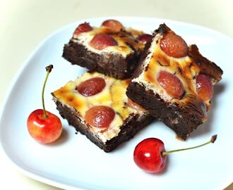 Třešňový cheesecake brownies
