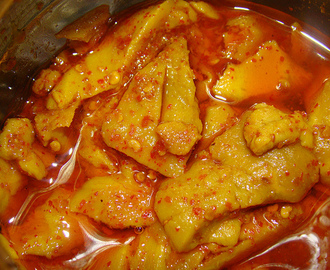 Raw Mango Pickle - Pili khatai