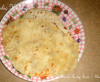 Garlic kulcha / Garlic flavoured Indian Flat Bread