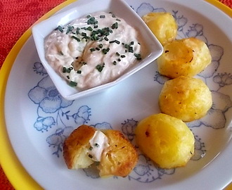 Pieczone ziemniaki i tzatziki czyli przepis na prosty obiad.