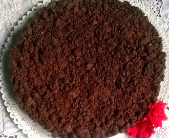 Torta sbriciolata al cacao con pere e amaretti (Dolci)