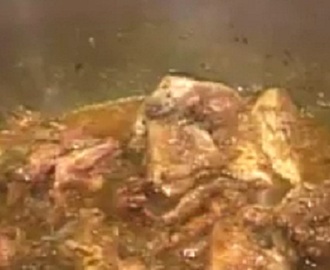HOW TO COOK CHICKEN CURRY (PINOY STYLE)