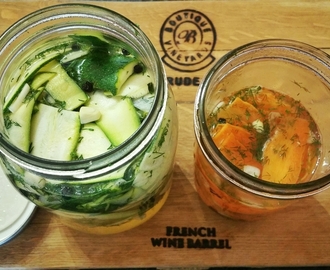 Quick pickled courgettes and pickled carrots