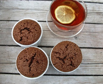 Chocolate muffins with pudding filling/Schokoladen muffins mit Puddingfüllung/ czekoladowe muffinki z nadzieniem budyniowym