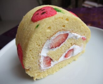 Creative Strawberry Swiss Roll