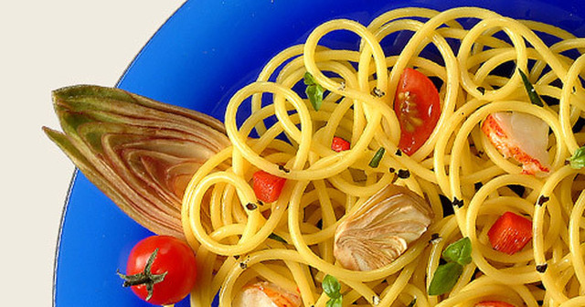 Spaghetti med hummer och kronärtskockor