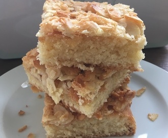 Schneller Butter-Mandel-Kuchen vom Blech: nicht nur perfekt für den Start in die neue Woche
