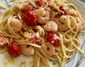 Vitlöksstekta jätteräkor med pasta