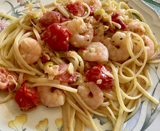 Vitlöksstekta jätteräkor med pasta