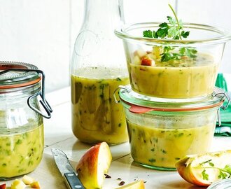 Linsen-Ingwer-Suppe mit Apfelwürfeln