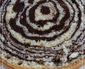 Mramorový dort s tvarohovým krémem a jahodami