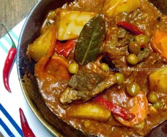 Beef Caldereta/ Kalderetang Baka (Spicy Beef Stew)