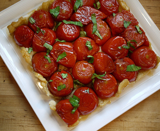 Tarte Tatin salata coi pomodori: la ricetta francese
