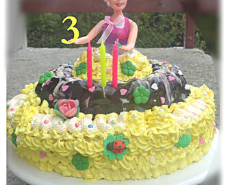 Tort z kremem na bazie bezy szwajcarskiej na 3 latka Zosi - Sofia's 3rd Birthday Cake