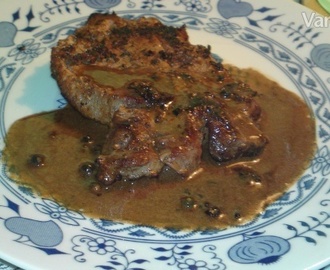 Bravčový steak so smotanovou omáčkou so zeleným korením (fotorecept)