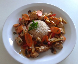 Kurczak z warzywami i brązowym ryżem
