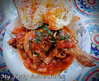 Chicken Legs in a Roasted Garlic and Tomato Sauce/ Uda Kurczaka w Sosie Pomidorowym z Pieczonym Czosnkiem