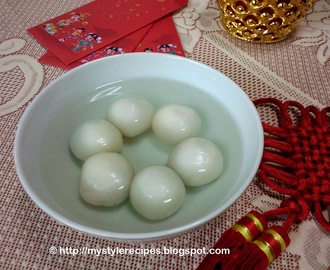 Glutinous rice balls/Tang Yuan/Red Bean Dumplings - A Chinese Dessert Recipe