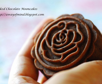 Baked Chocolate Mooncakes (with Mango Lotus filling) 烤巧克力皮月饼