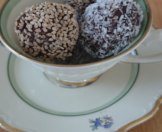 Rawfood bollar - chokladbollar på dadlar