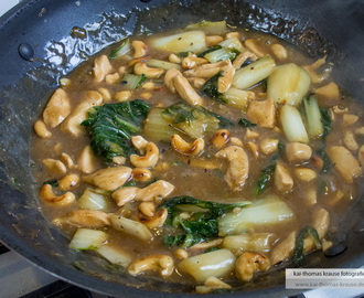 Chicken with Pak Choi and Cashews