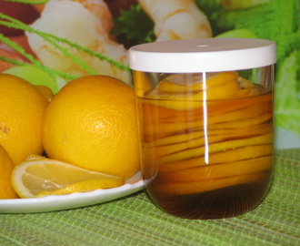 Zdrowy, aromatyczny dodatek do herbatki i wody mineralnej