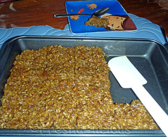 Inkiwar III ken Tagapulot (Glutinous Rice Cake with Muscovado)