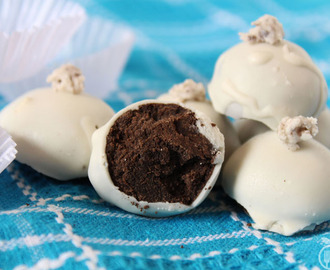 Easy White Chocolate Oreo Balls using 3 Ingredients