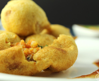 Mumbai Style Batata Vada Recipe | Crispy Potato Fritters