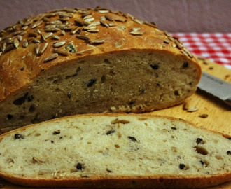 Brot selber backen – mediterranes Brot mit Oliven