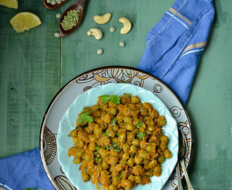 Pattai Pirattal /Pacahi Pattani Pirattal /Green Peas Semi Dry Curry