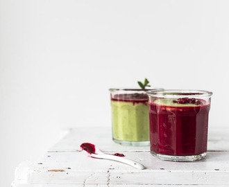green and red smoothie, oder: bicolor vitaminboost zum trinken.