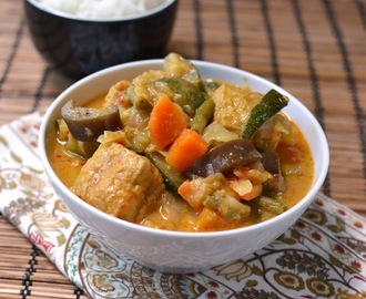 Malaysia -- Vegetarian Curry with Coconut Milk
