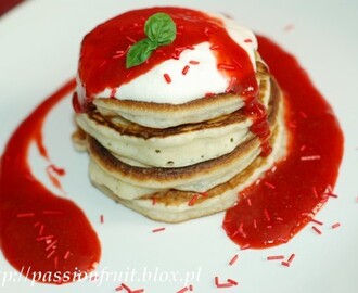 Delikatne placuszki pancakes na jogurcie greckim