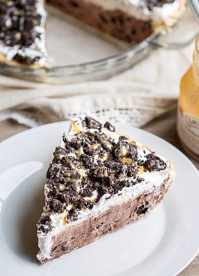 Cookies and Cream Chocolate Pudding Pie