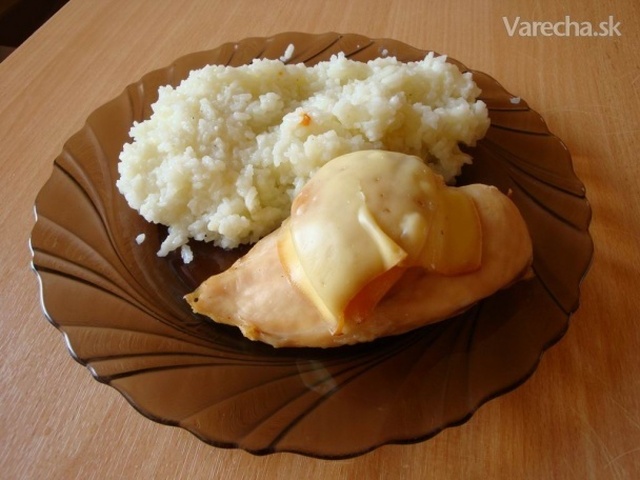 Kuracie mäso s broskyňou, syrom a ryžou (fotorecept)