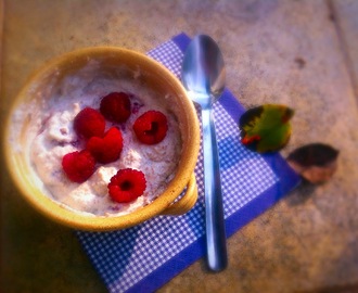 Pohanková kaše s jogurtem a ovocem