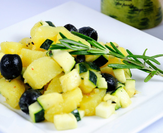„Lehký“ bramborový salát s olivami a rozmarýnem