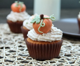 Halloween - dýňové cupcakes s překvapením