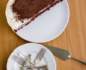 Kakaový půl-dort s lehkým mascarpone krémem