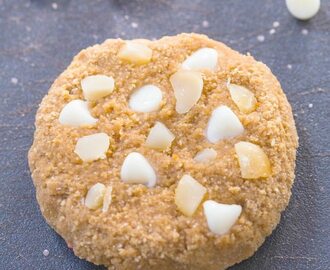 Healthy White Chocolate and Macadamia Protein Cookies + Protein Giveaway
