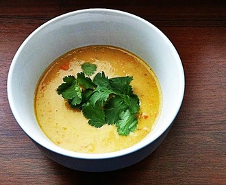 Jemná polévka z červené čočky a mrkve