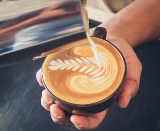 7 sposobów na udekorowanie kawy, które zaskoczą Twoich gości