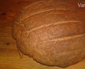 Chlieb z múky ražnej, celozrnnej špaldovej a z múky semolina durum (fotorecept)