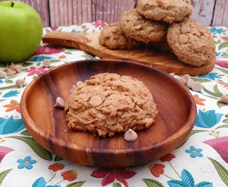Oatmeal cookies with apple and caramel chips