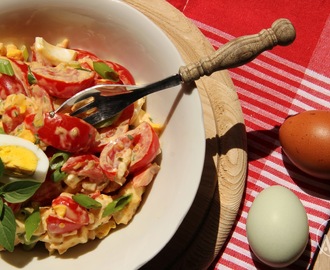 Rajčatový salát s hermelínem a vejcem